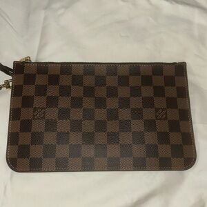 Louis Vuitton Neverfull MM Pochette